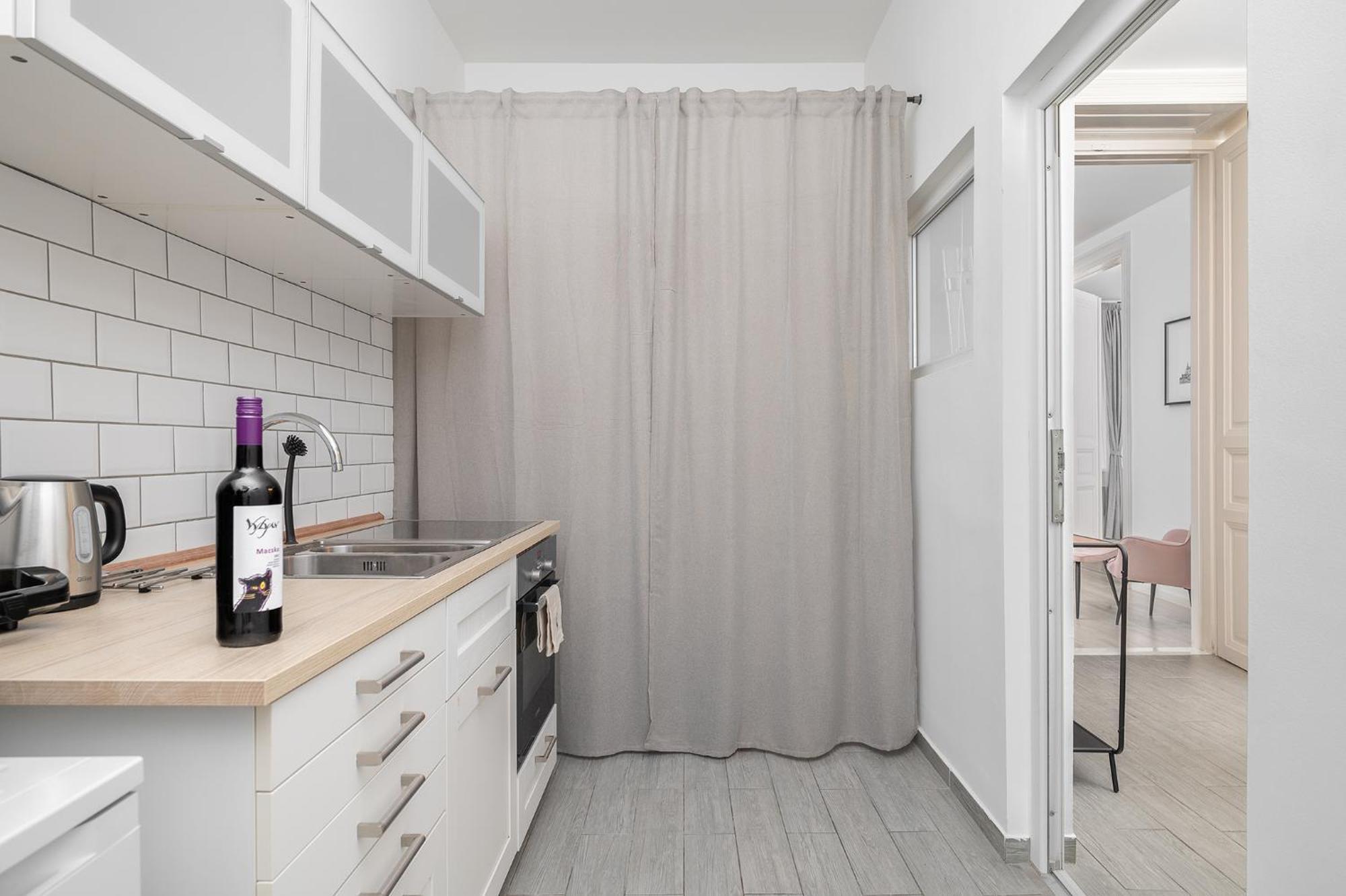 Park Apartment *