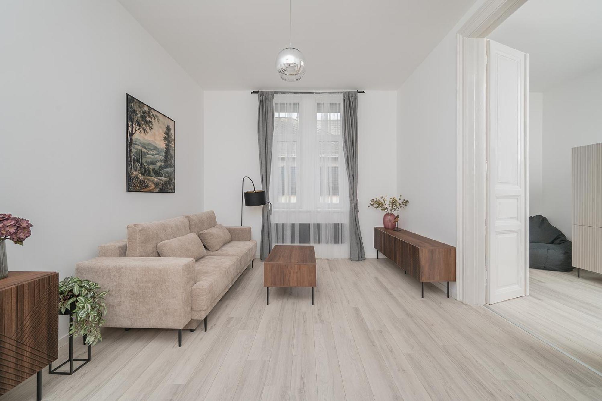 Park Apartment *