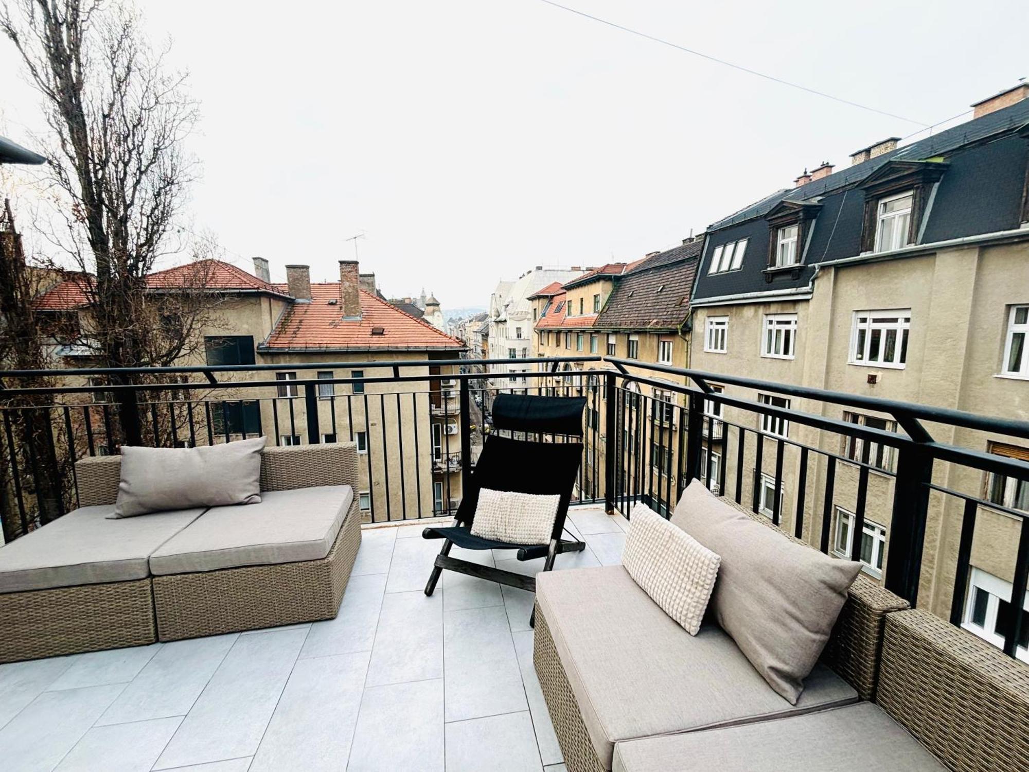 Bp-est Katona Apartamento *