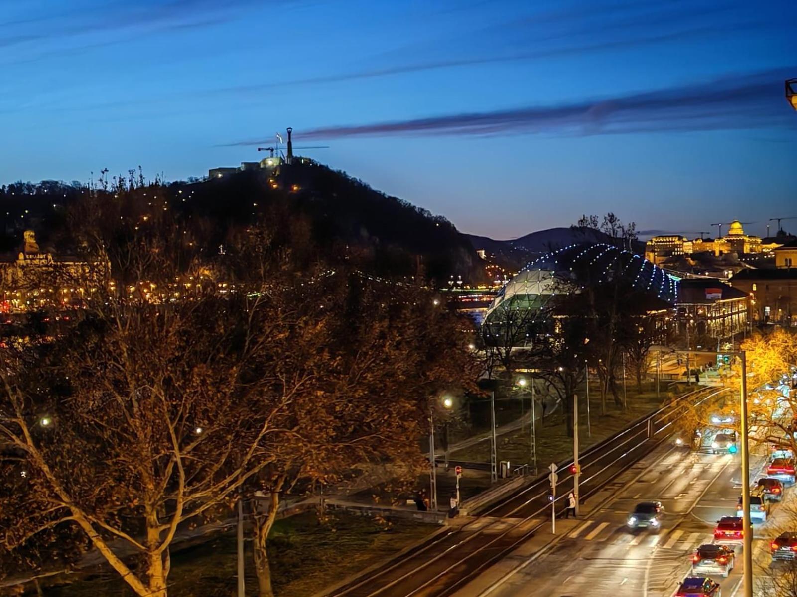 The Pearl With The Danube And Gellert Hill View Appartamento