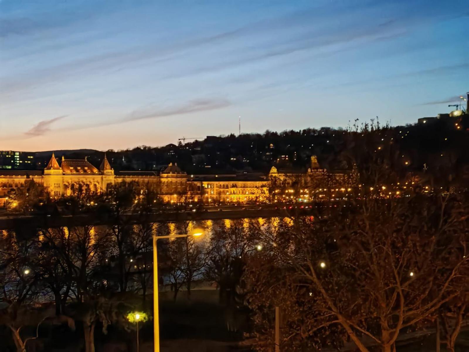 Appartamento The Pearl With The Danube And Gellert Hill View Budapest