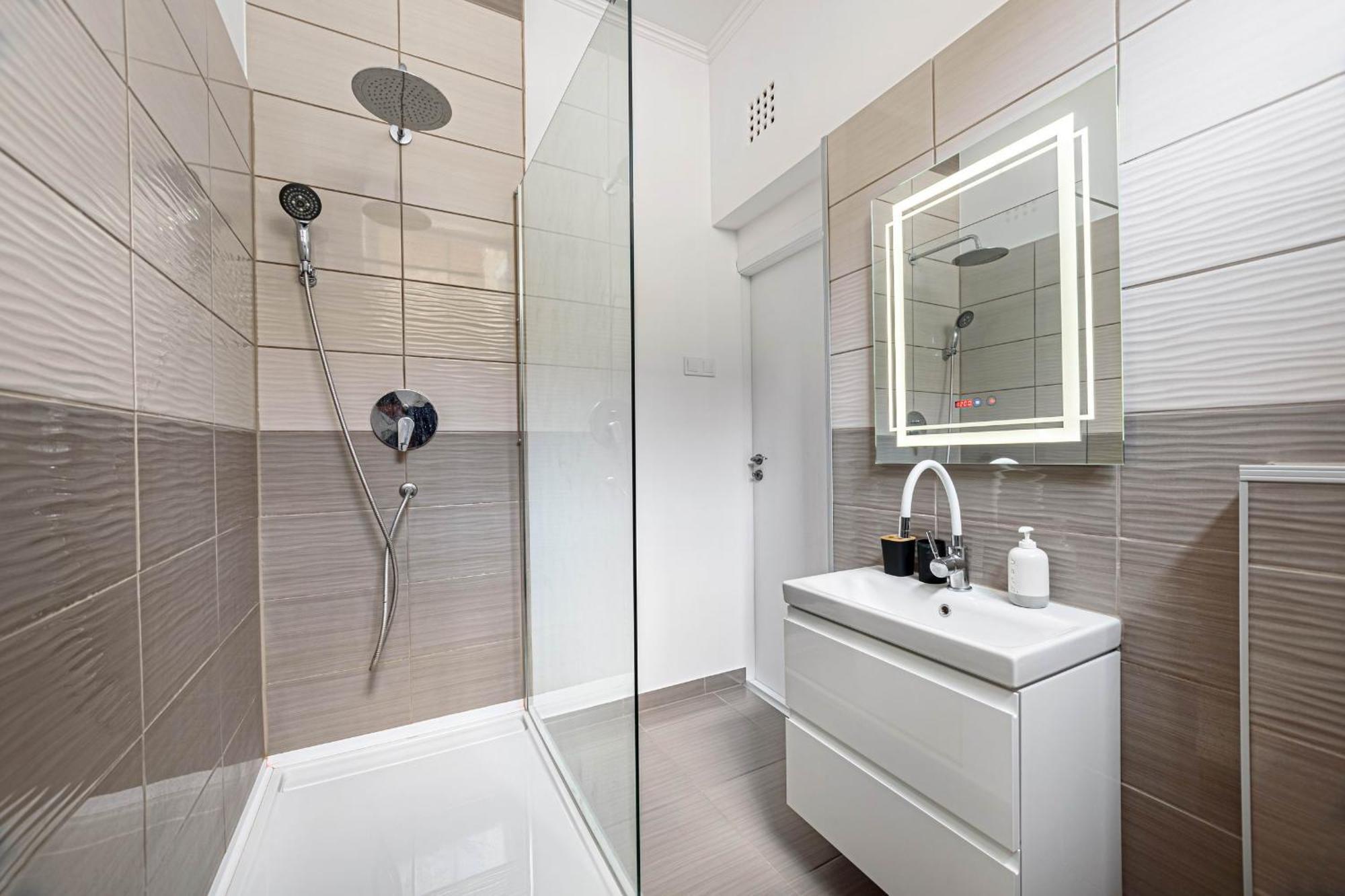 Apartman Chic 2br Flat Near The Opera