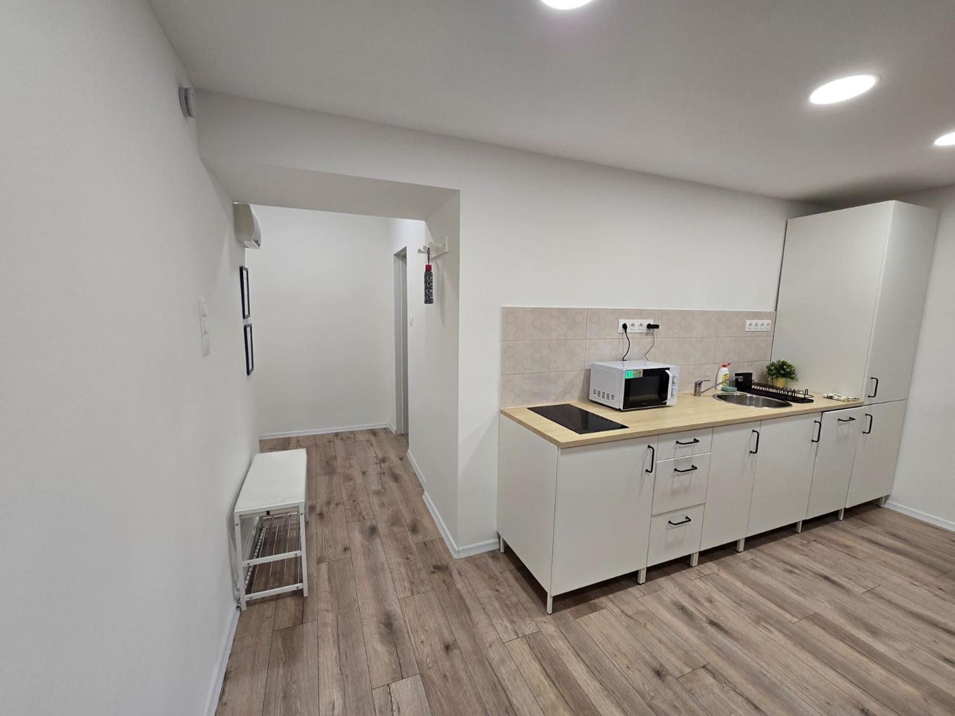 Rakoczi Retreat - In The Heart Of * Budapest