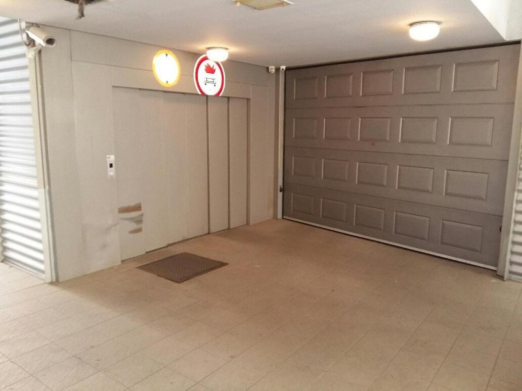 Appartamento Bok - Modern 2br W Balcony, Free Indoor Parking! Budapest