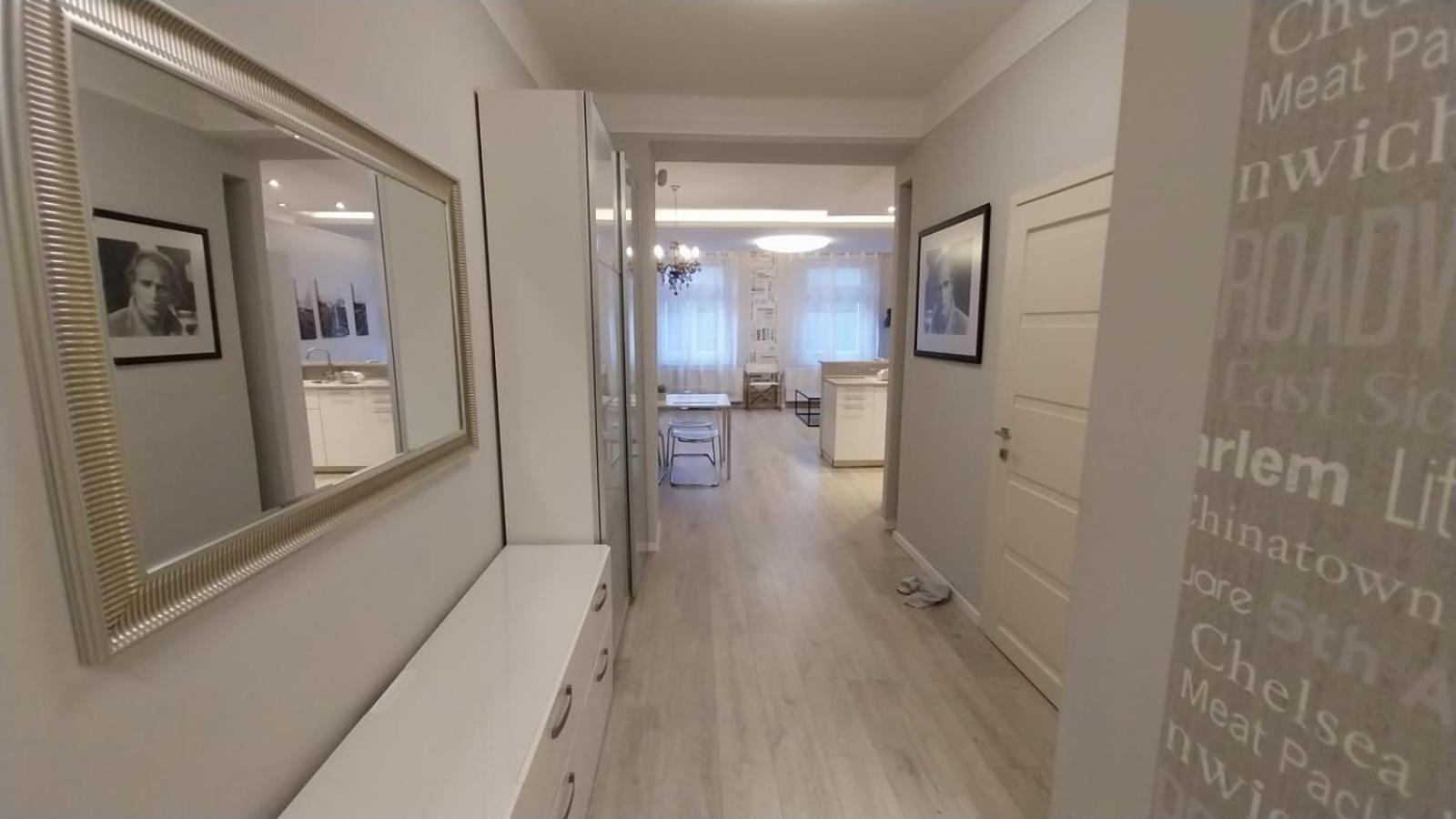 Apaczai Nearby Chain Bridge Apartment