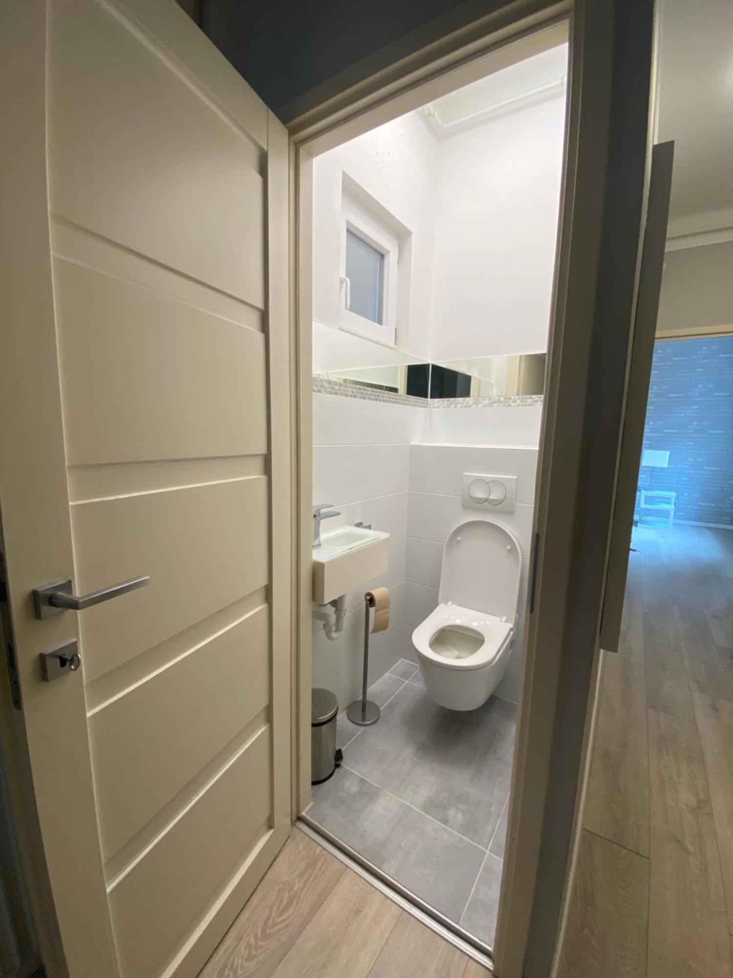 Apartment Apaczai Nearby Chain Bridge