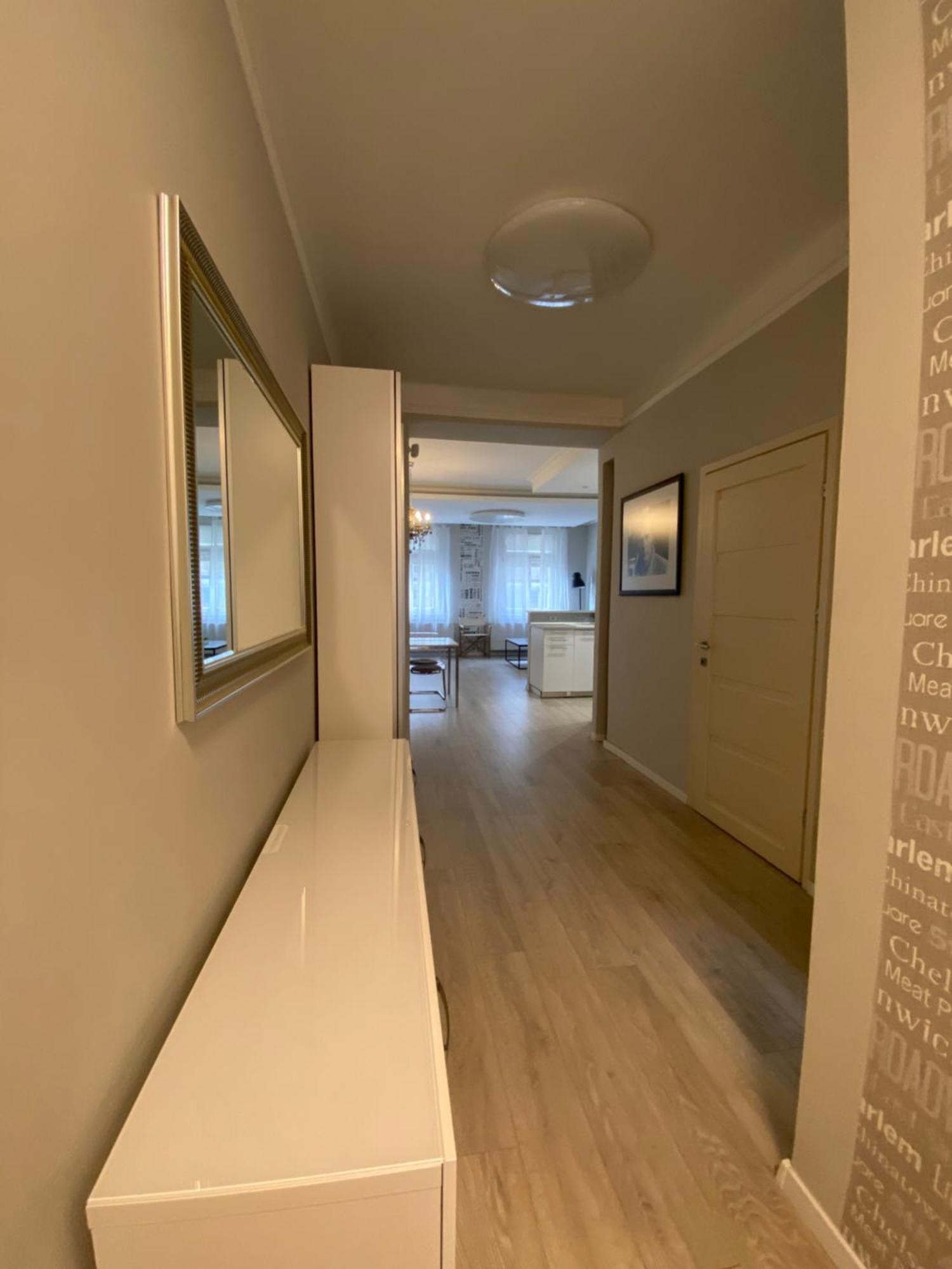Apaczai Nearby Chain Bridge Apartment *