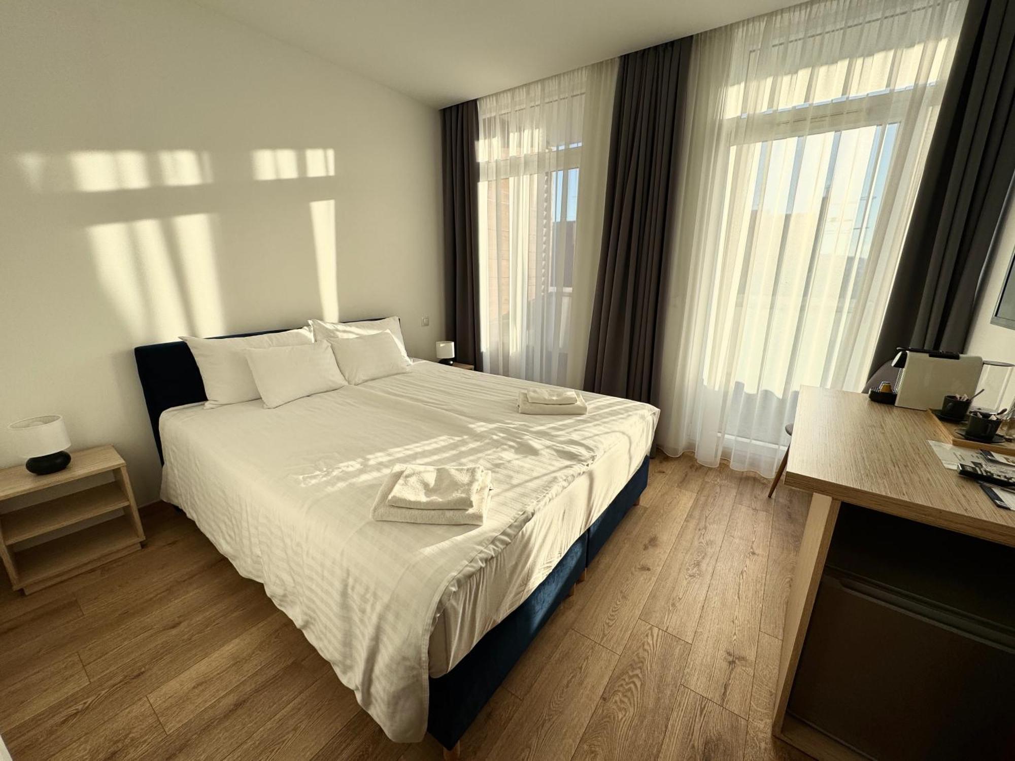 Rooftop City Residence With Underground Parking Hotell 3*