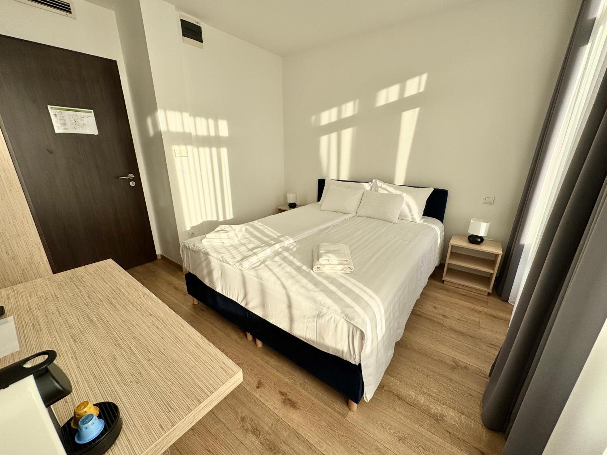 Hotell Rooftop City Residence With Underground Parking 3*