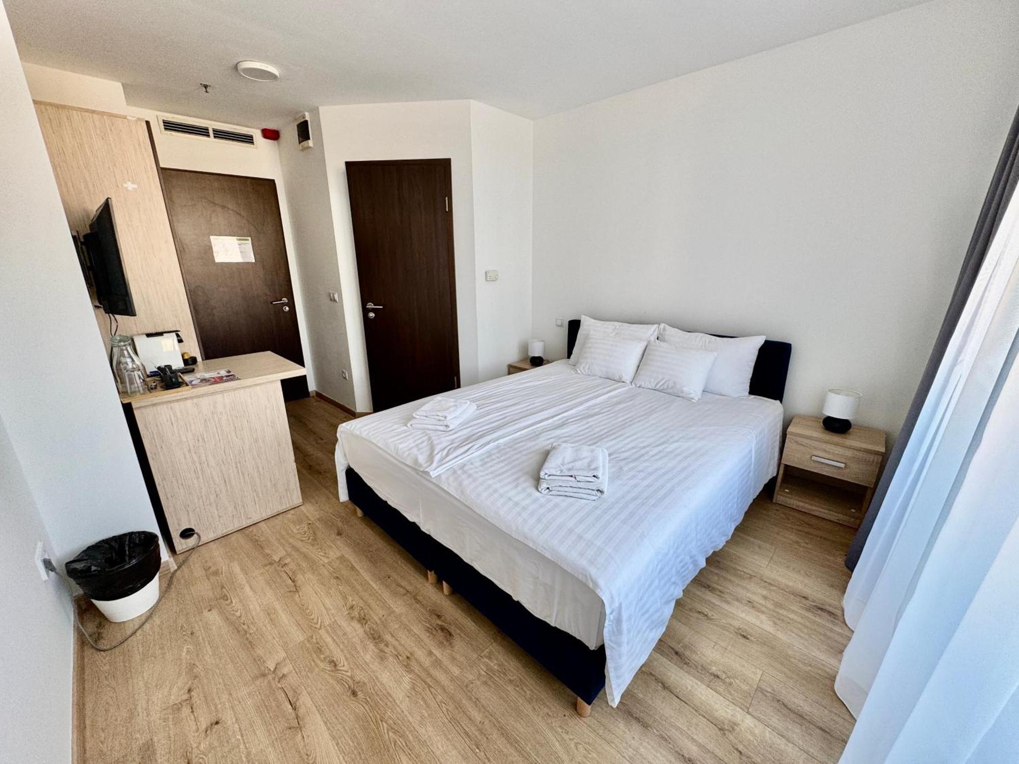 Rooftop City Residence With Underground Parking 3*