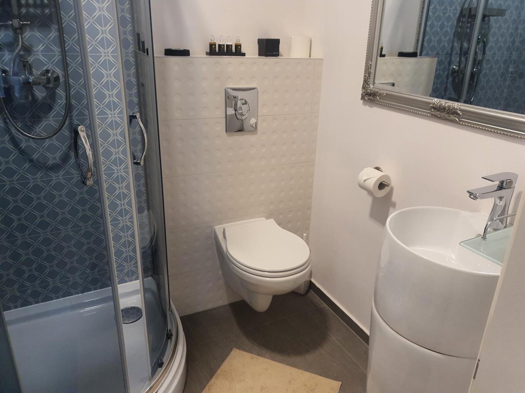 Aparthotel Varalja *