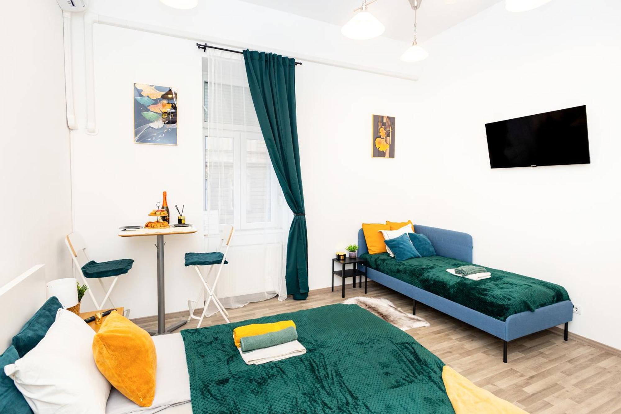 Golden Sun At Buda Castle Apartamento Budapest