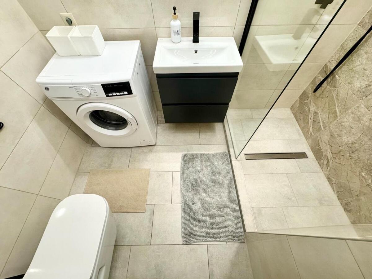 K16 Spacious 2br Appartement *