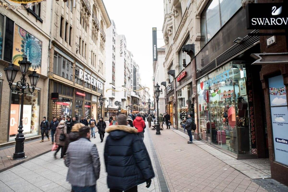 Ultra Spacious In Vaci Street Lejlighed Budapest
