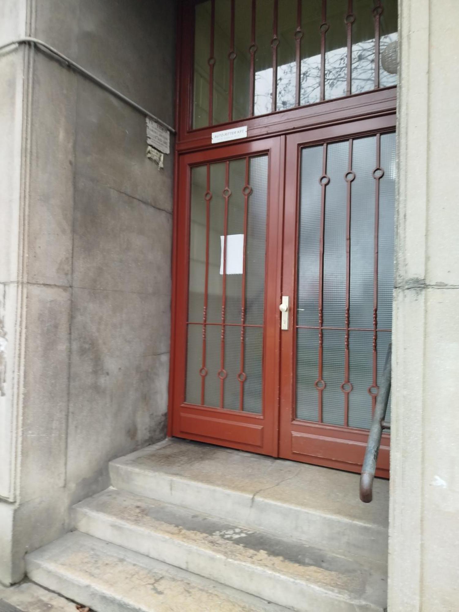 Apartamento Lady Mabel's Near To Arena, Puskas Stadion And Park, With Guarded Parking Place *