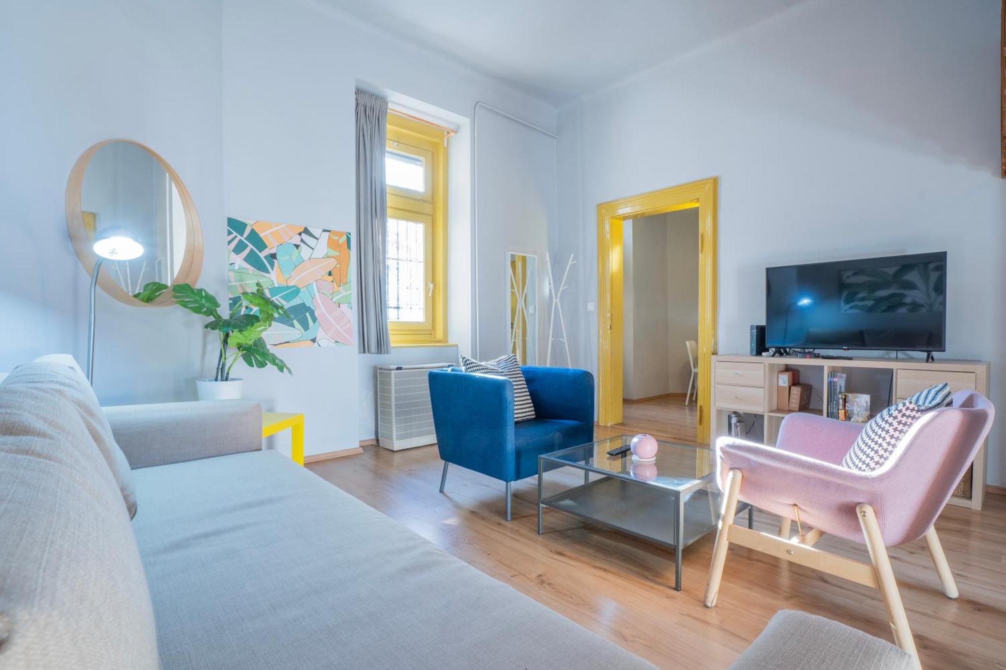 Klau10 In Party District. Appartement