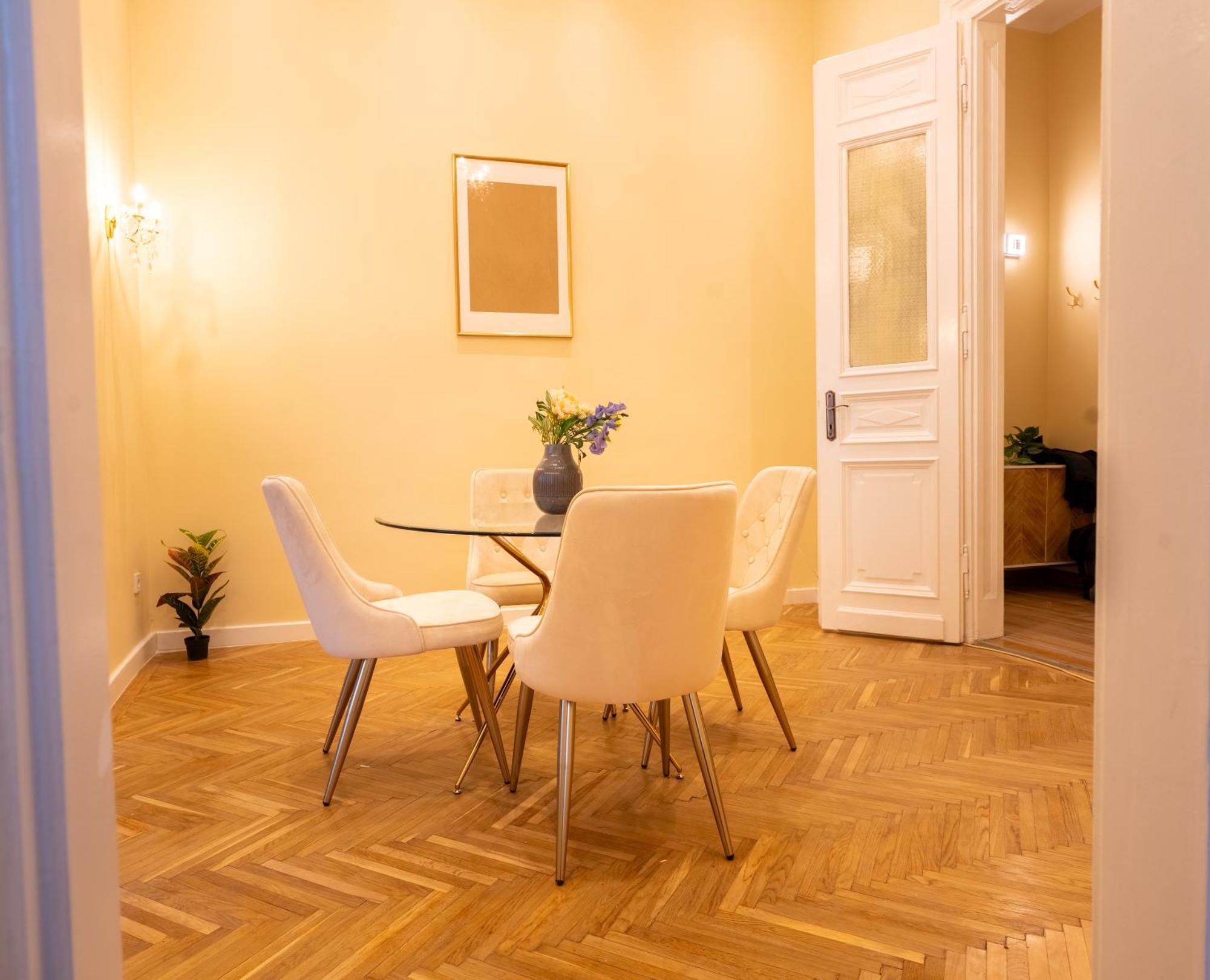 Appartement Heroes' Square *