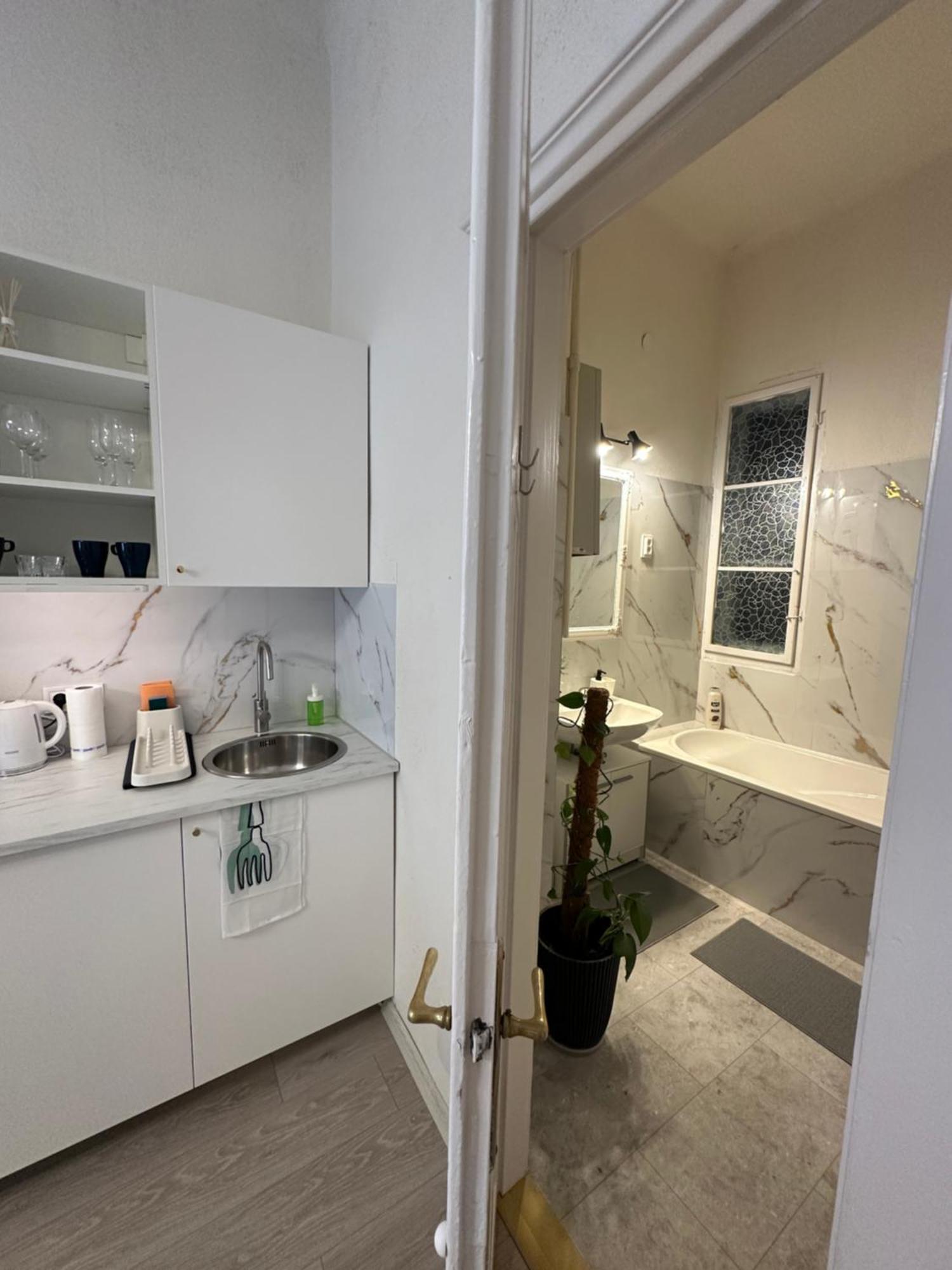 Deri Corner By Downtown Appartamento Budapest