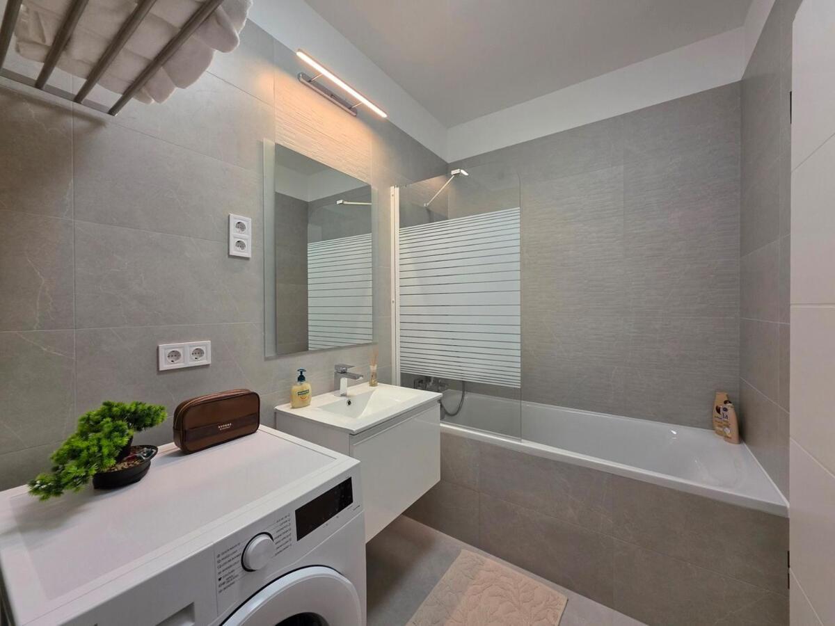 Appartamento Zenit Sunrise Oasis With Terrace & Garage Parking Budapest