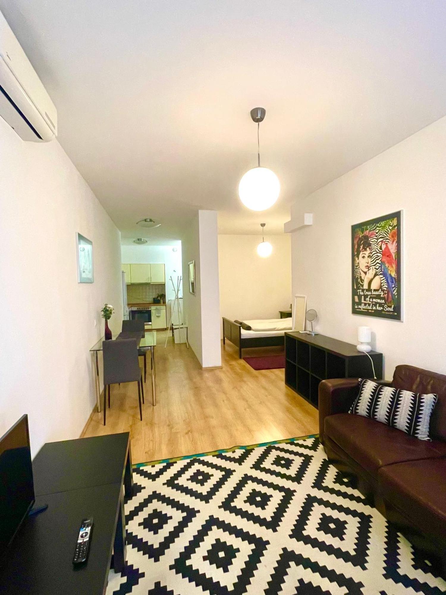 Broadway Apartmán *