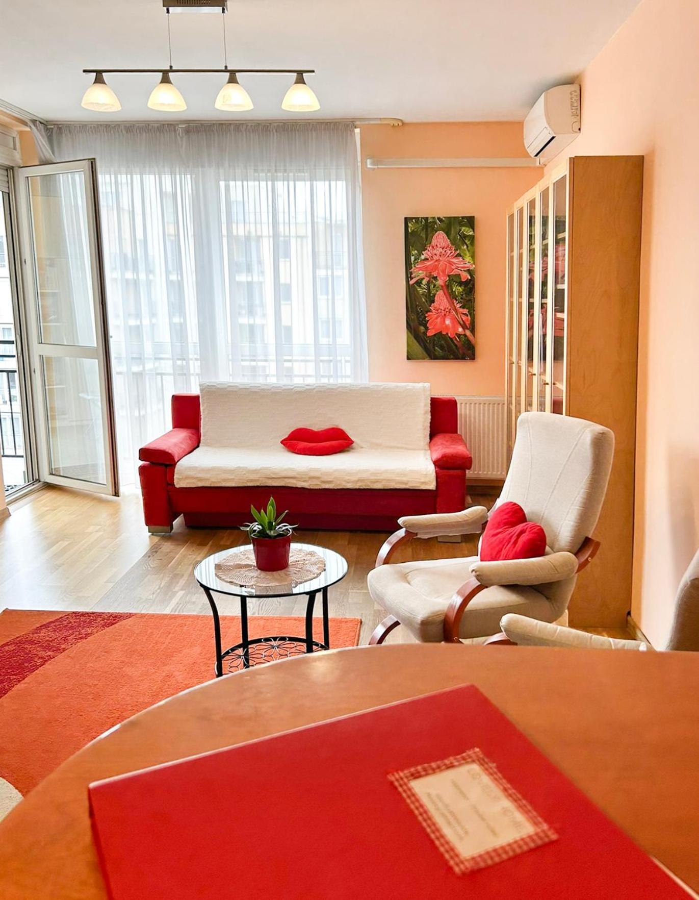 Apartament Lovely - Free Parking