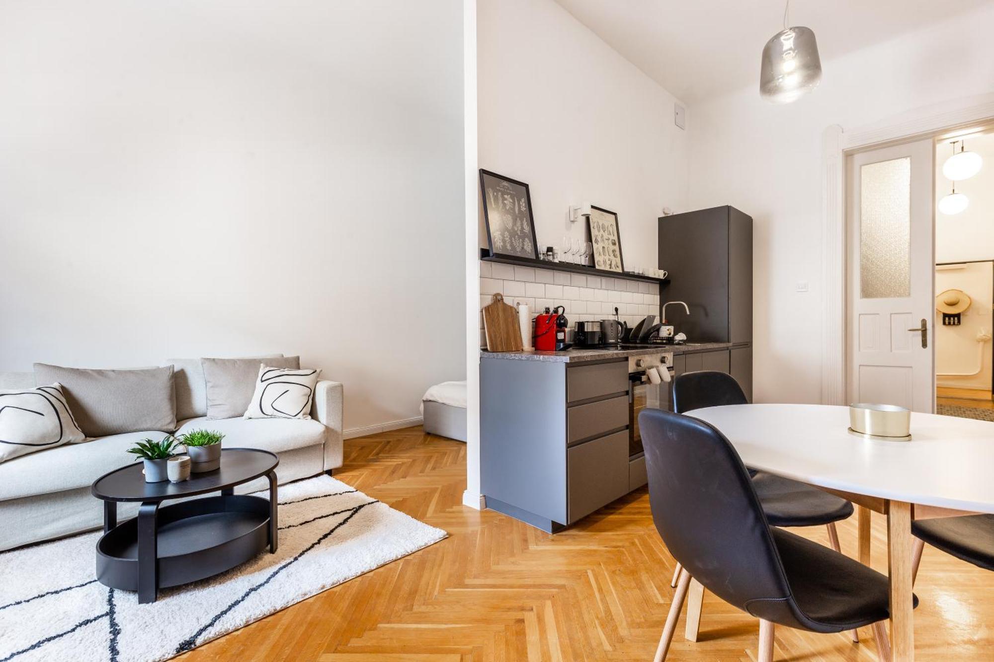 Tas Budapest