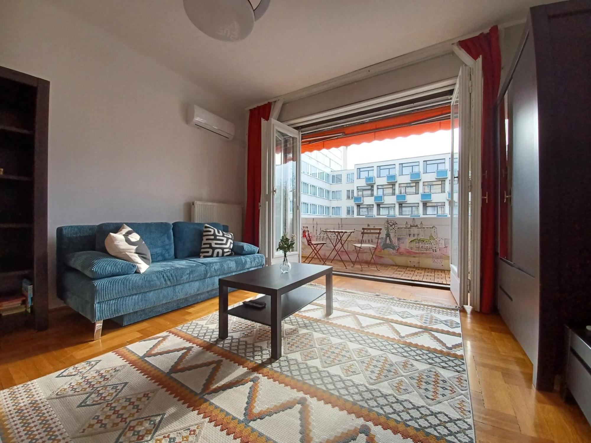 Hero's Square Appartement *