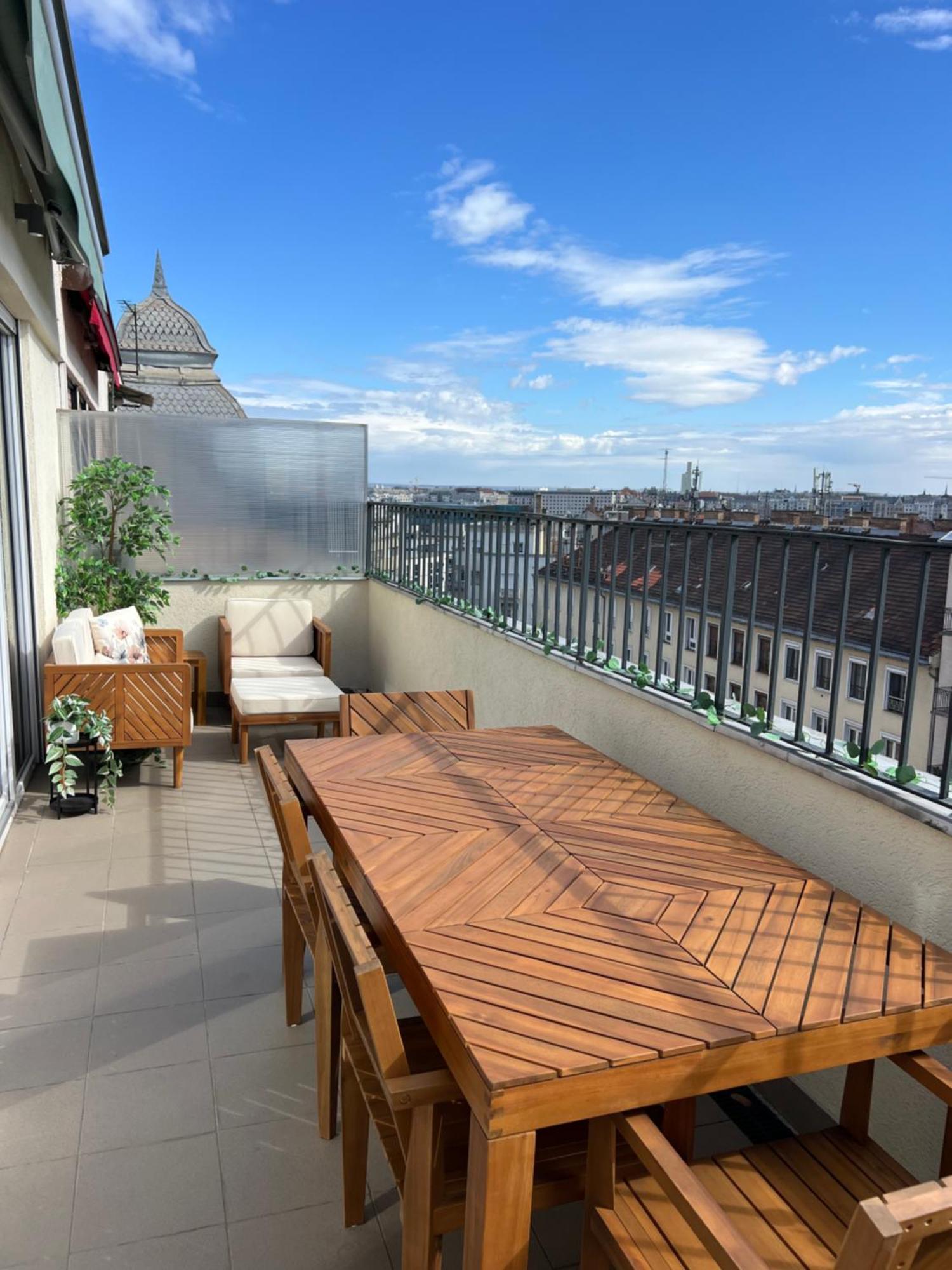 Buda Floor With Terrace & View Apartmán *