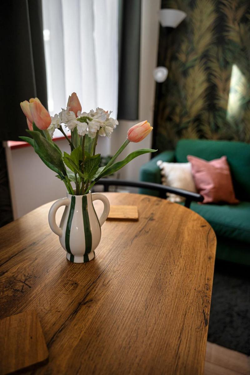 Palm Near By Heroes Square With Free Parking Apartment *