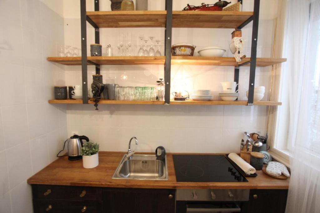 Exclusive Antique Next To The Fashion Street *