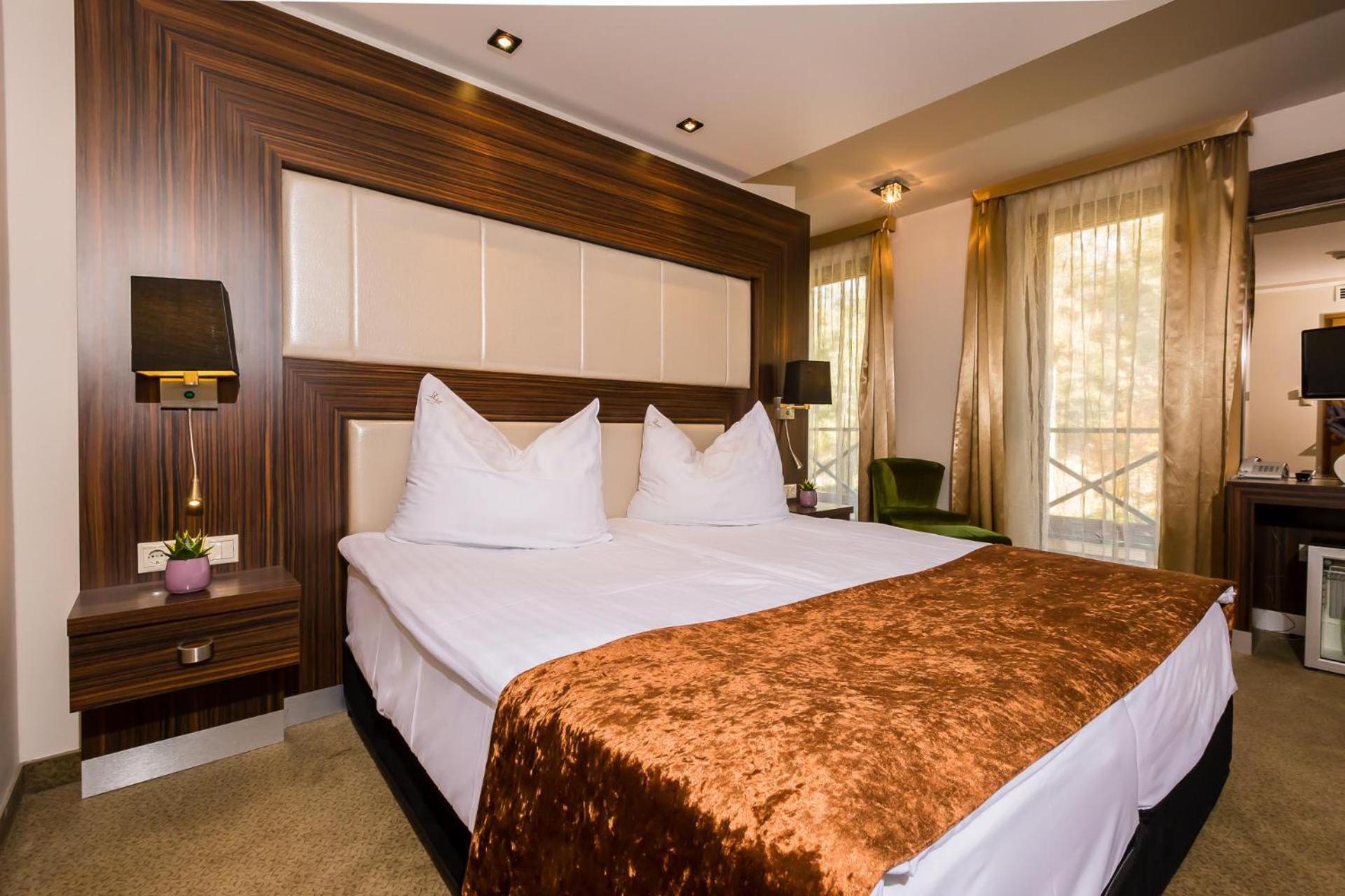 Hotel Duna Garden 4*
