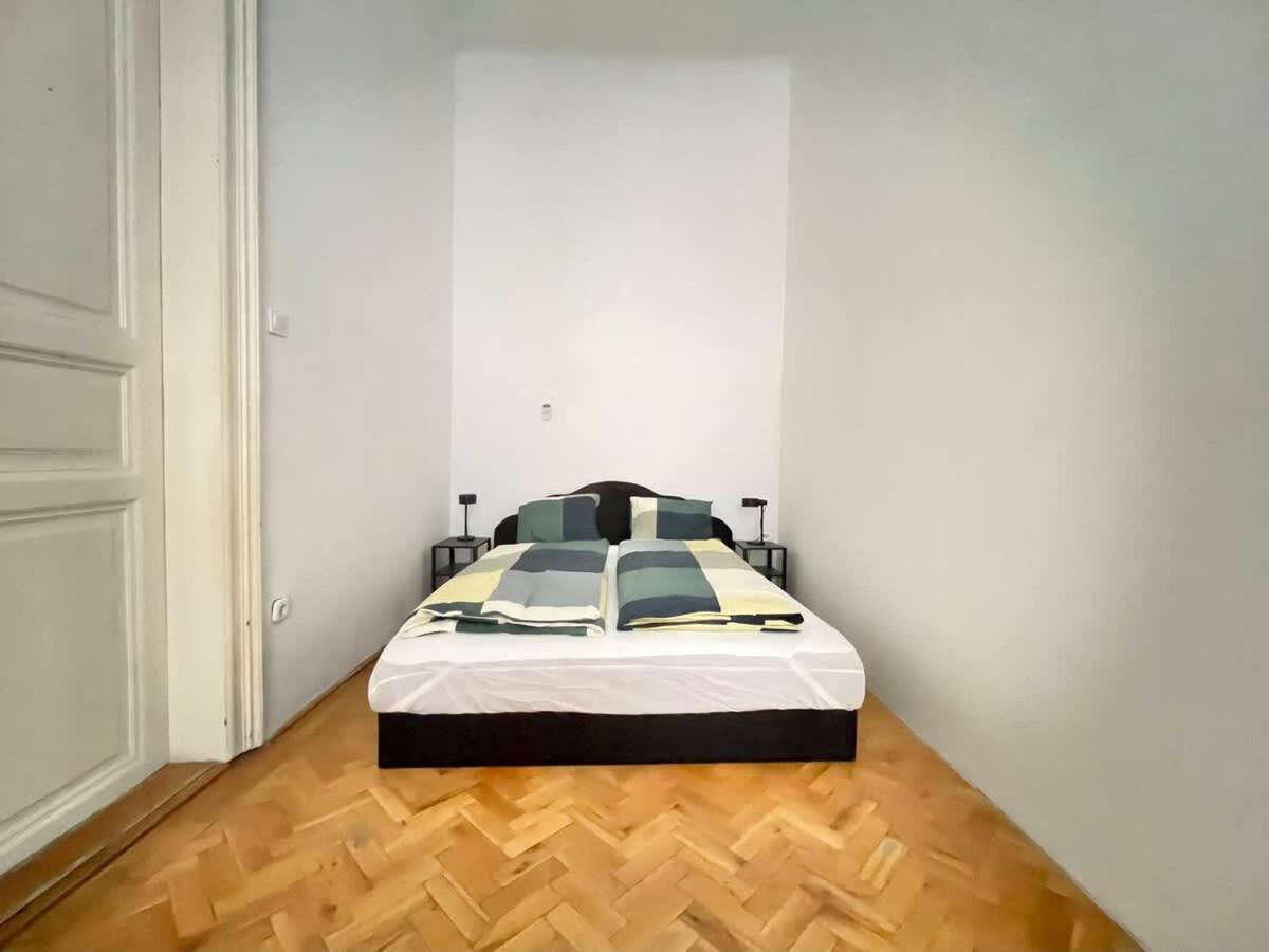 Appartement Near Urania
