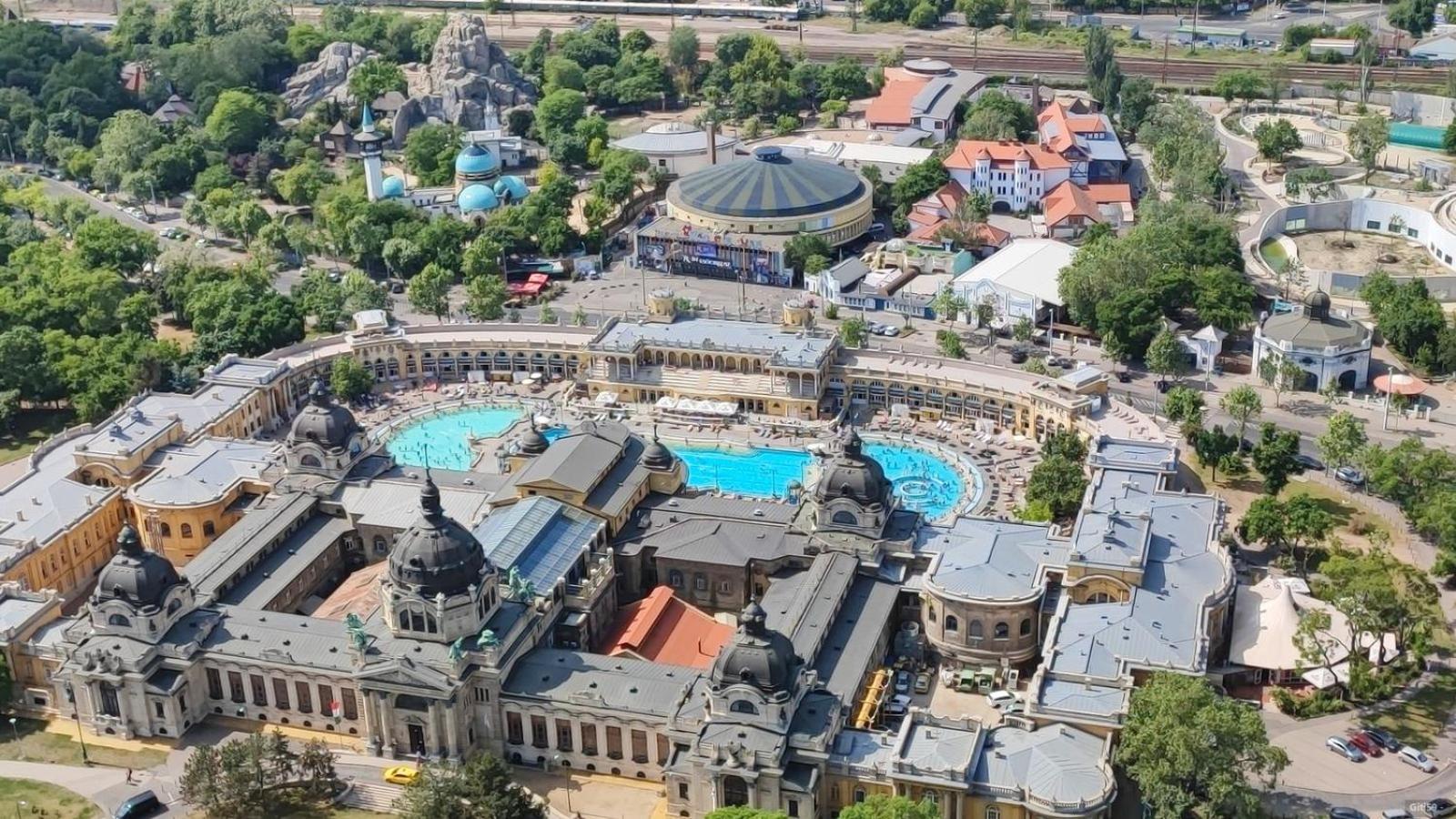 Appartamento Luxe With Pool, Parking & Ac Budapest