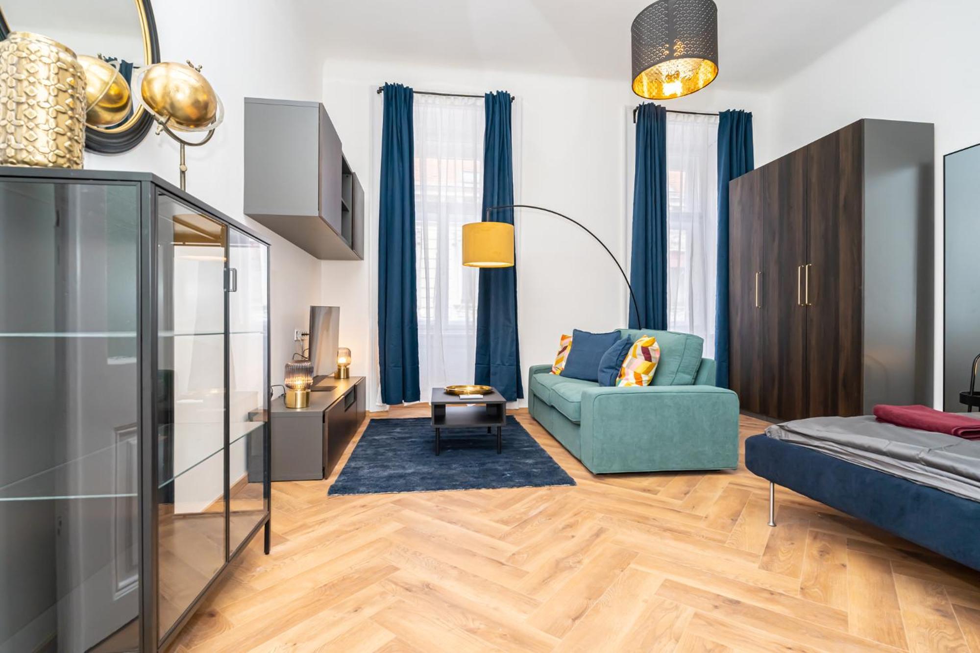 Apartman Gozsdu Court La Fontaine *