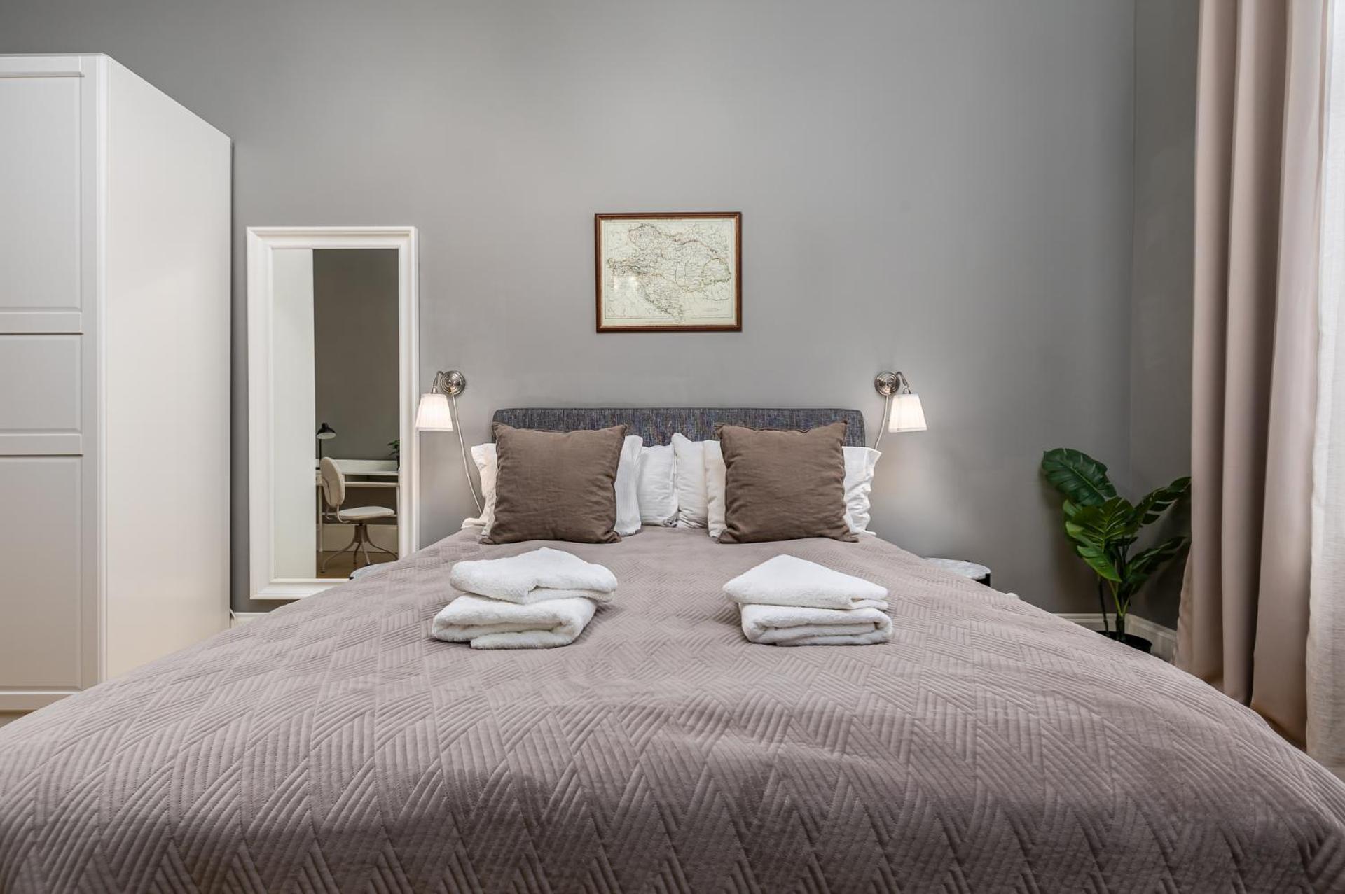 Spacious Victorian By Grand Boulevard Apartmán