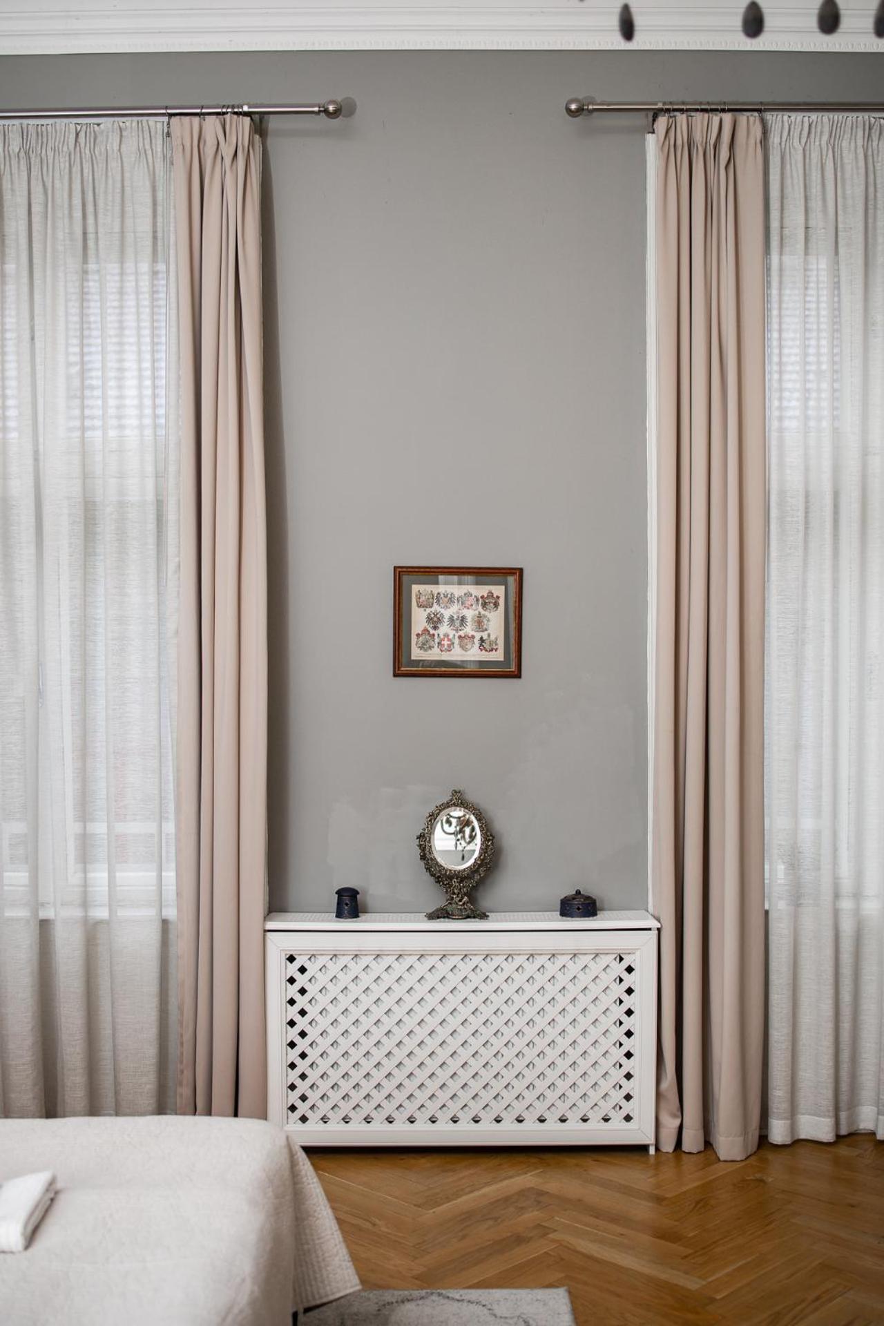 Spacious Victorian By Grand Boulevard *