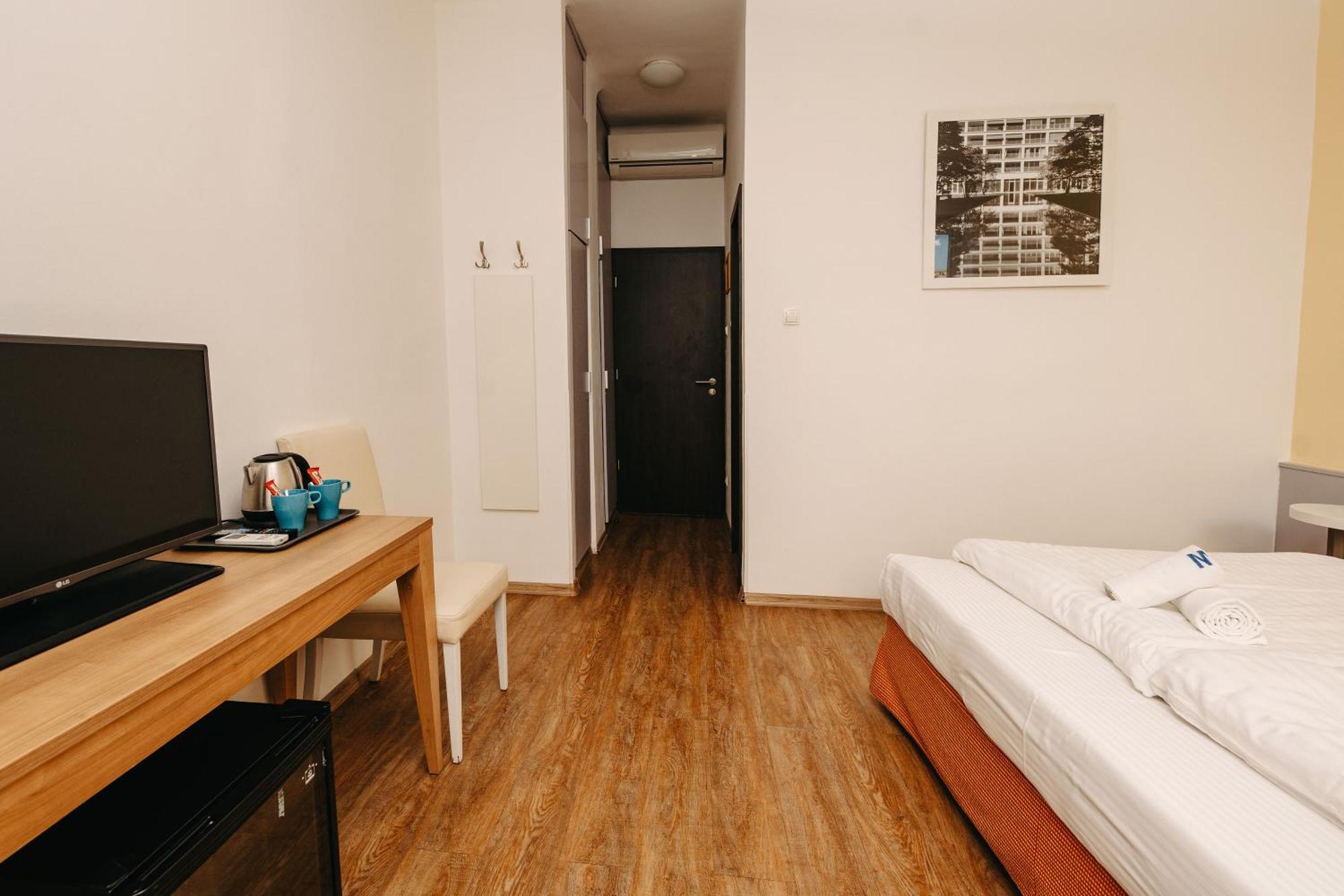 Metro Hotel