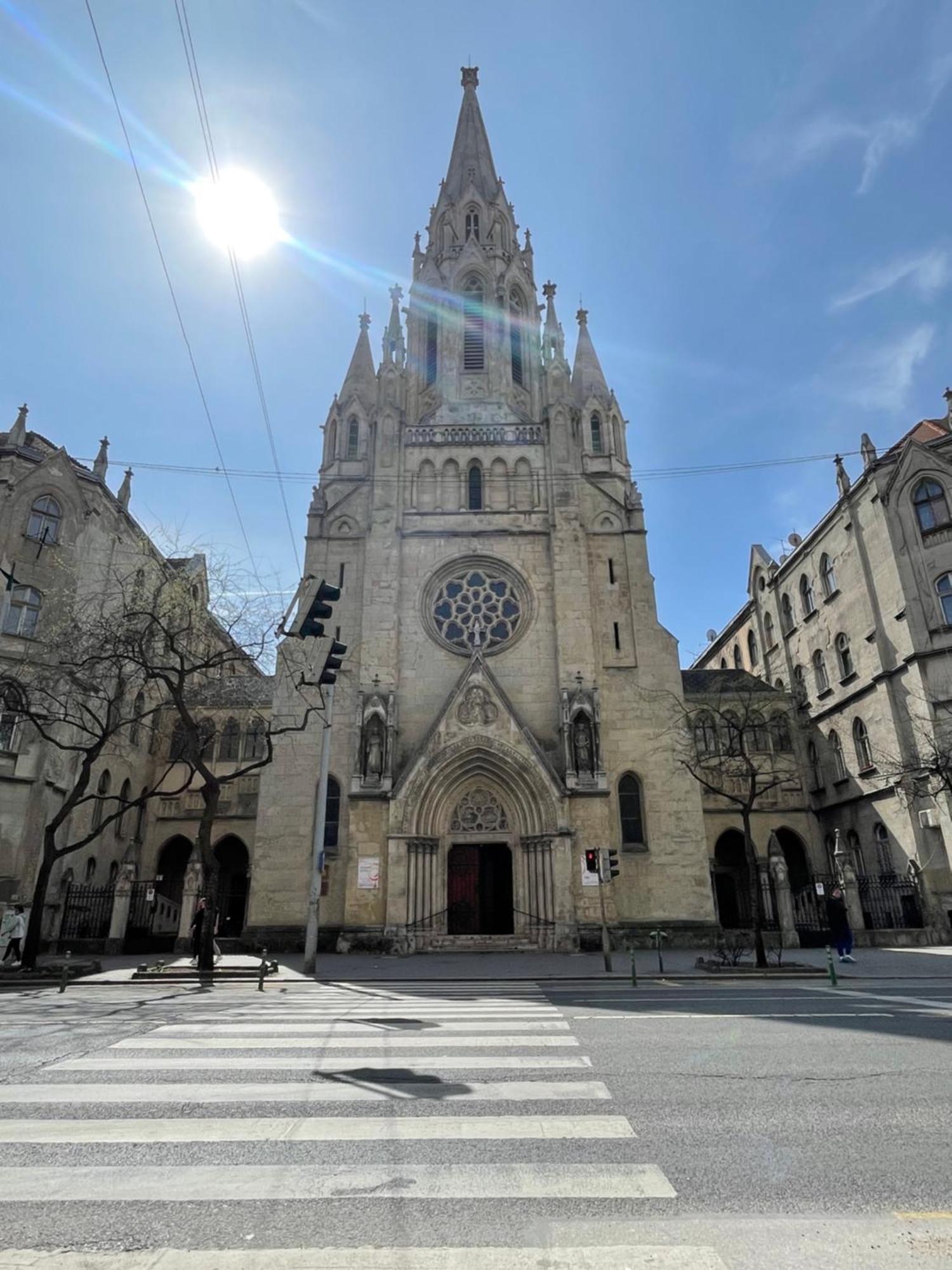 Leonardo50 Grande * Budapest