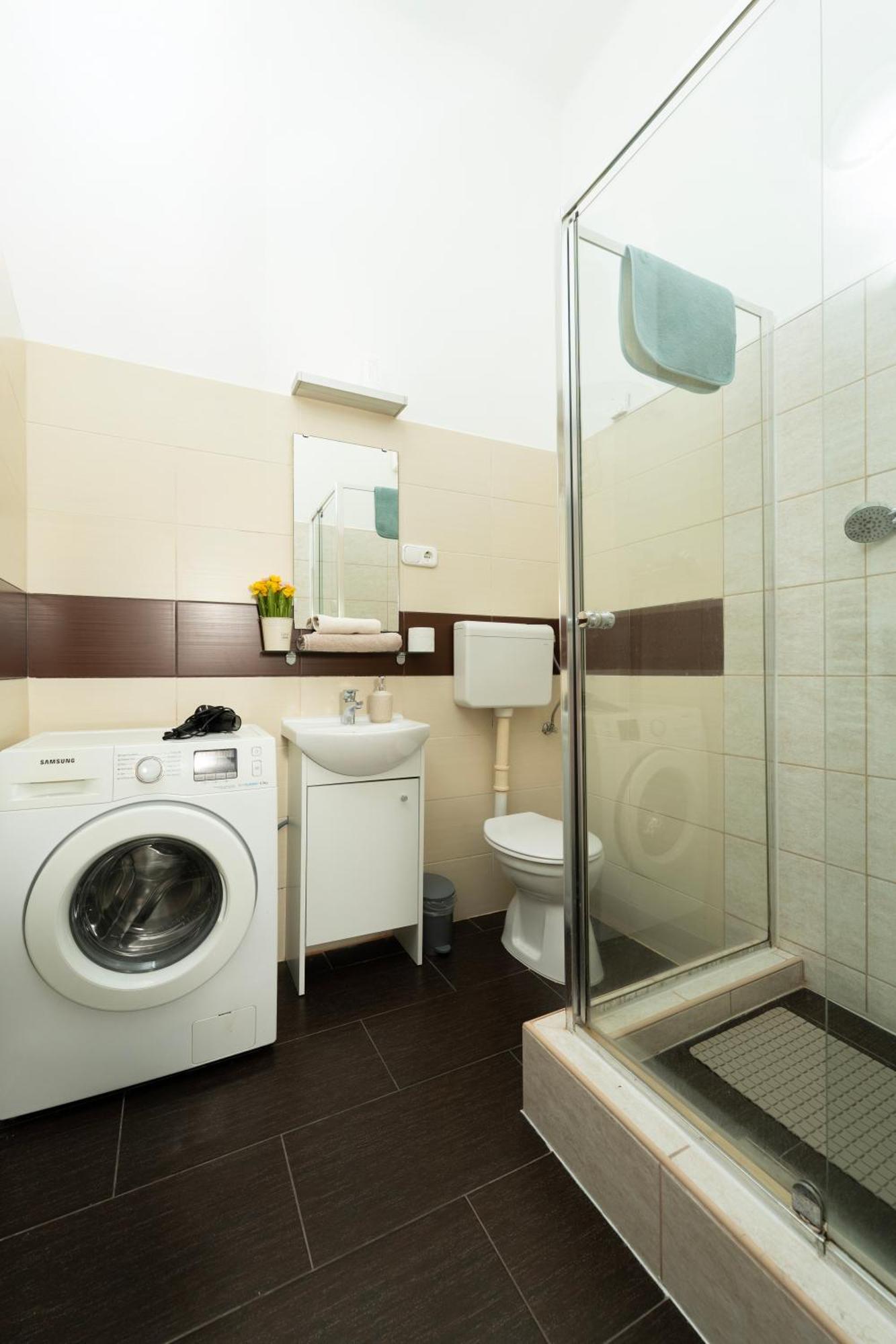 Bakats Square Premium With Ac Apartment
