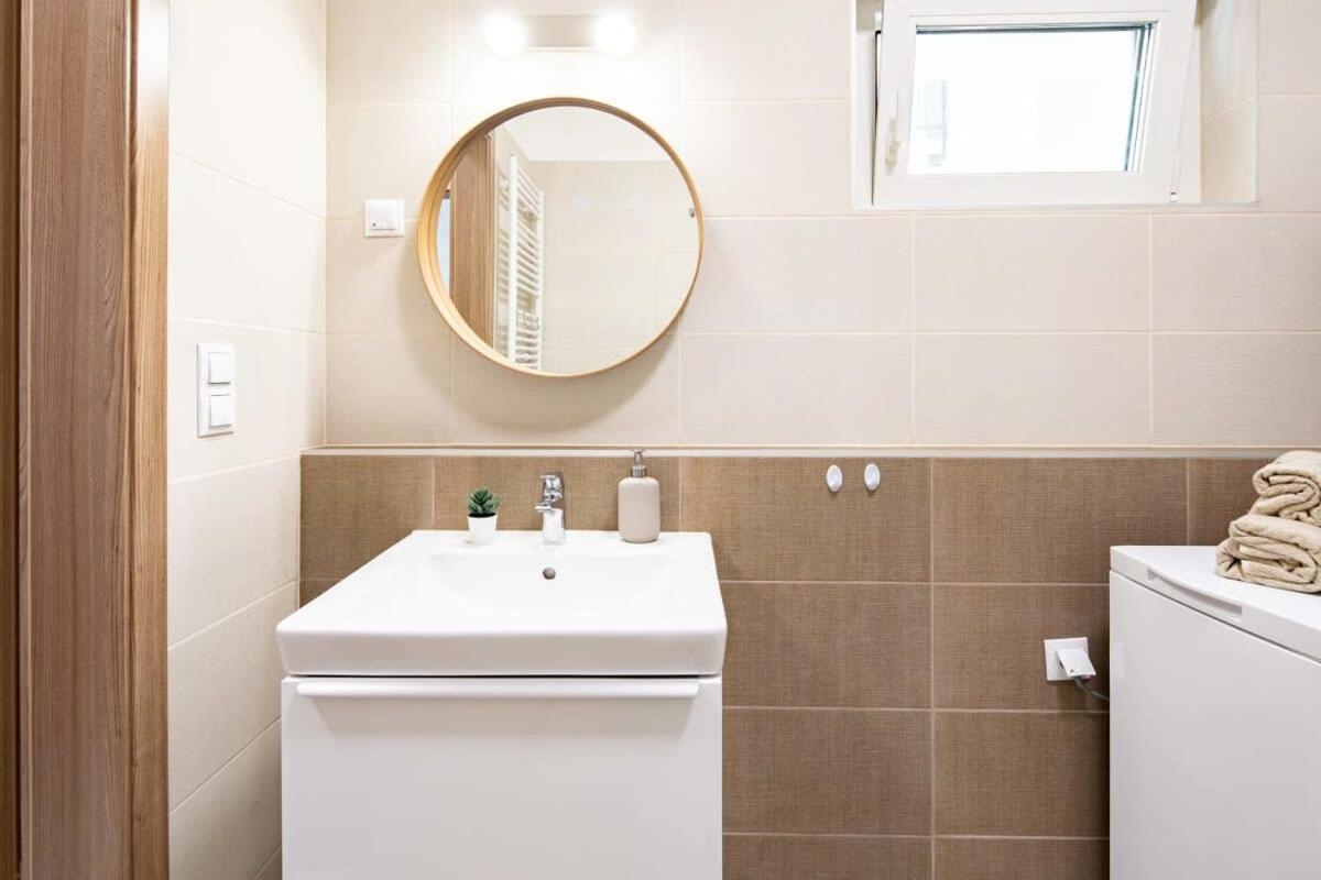 - New With Balcony - Comfy Appartamento *