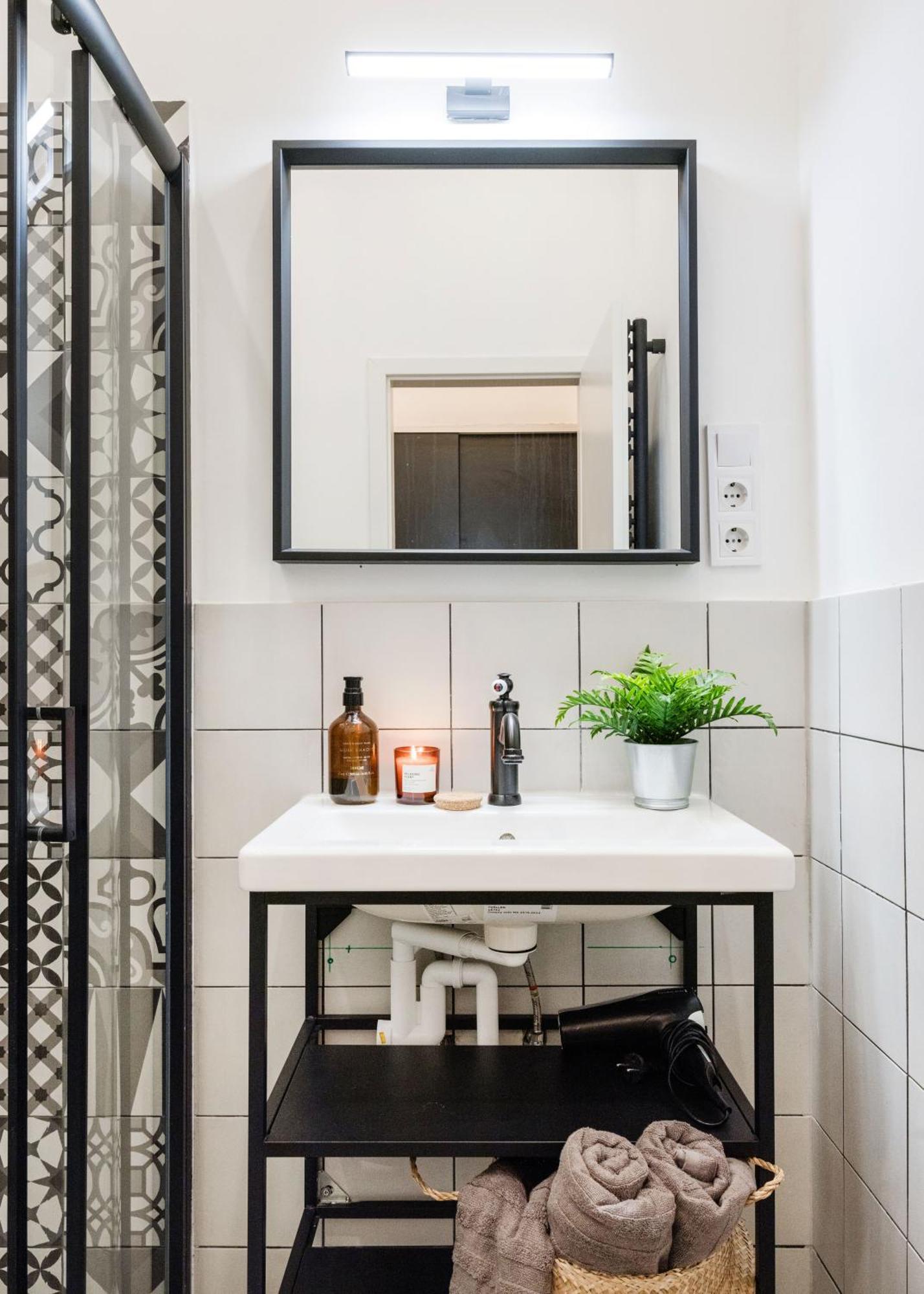 Chic Urban Retreat- Near Opera & Basilica * Budapest