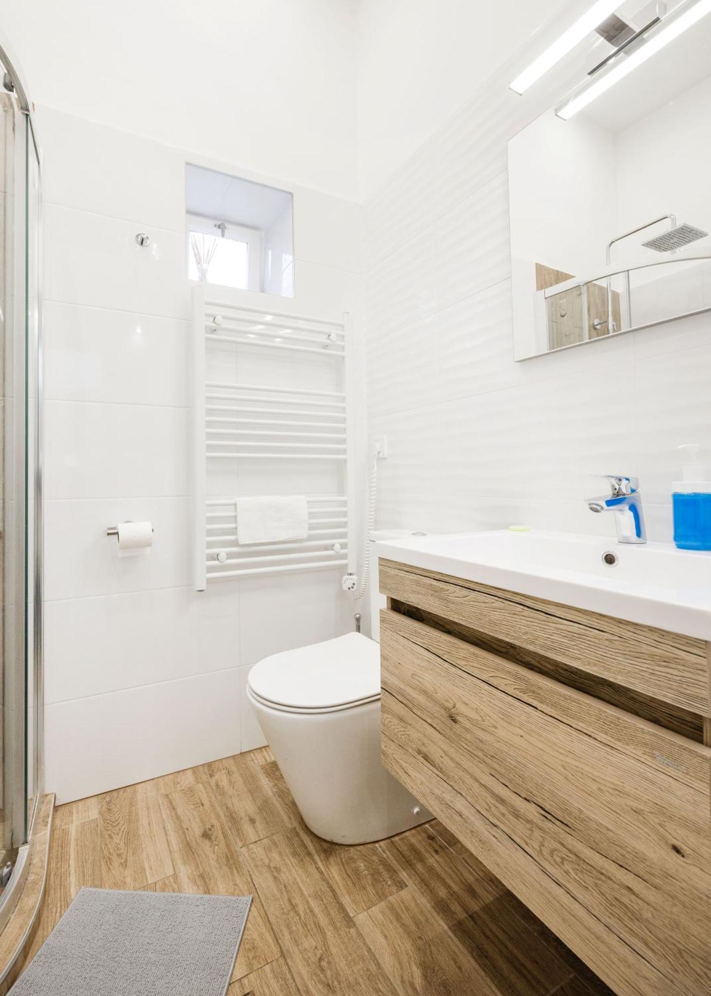 Perfectly Compact - Two Bedrooms With Ac & Parking Appartamento