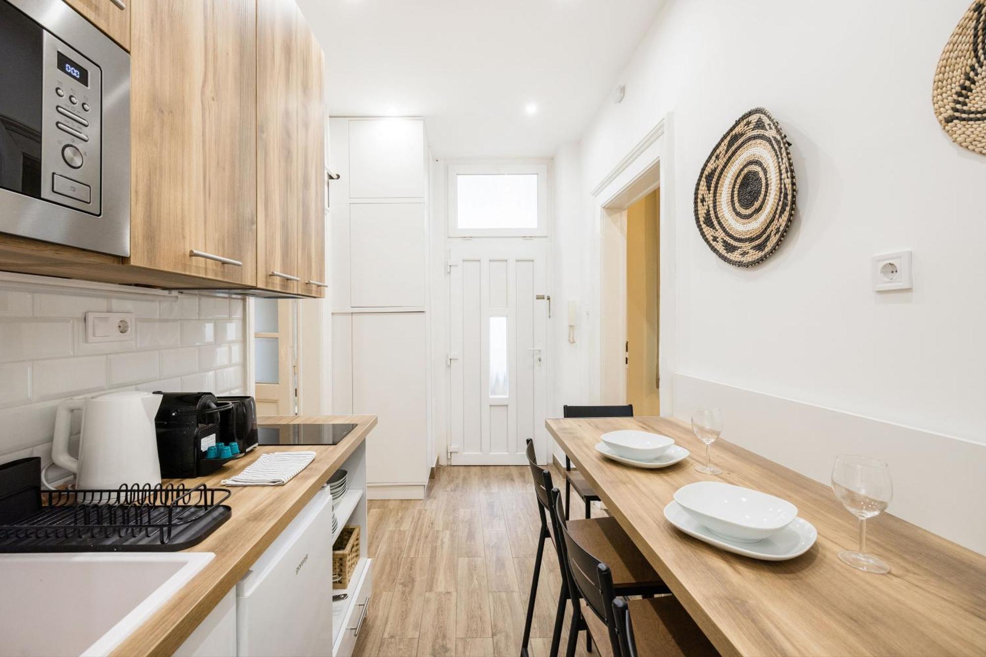 Appartamento Perfectly Compact - Two Bedrooms With Ac & Parking *