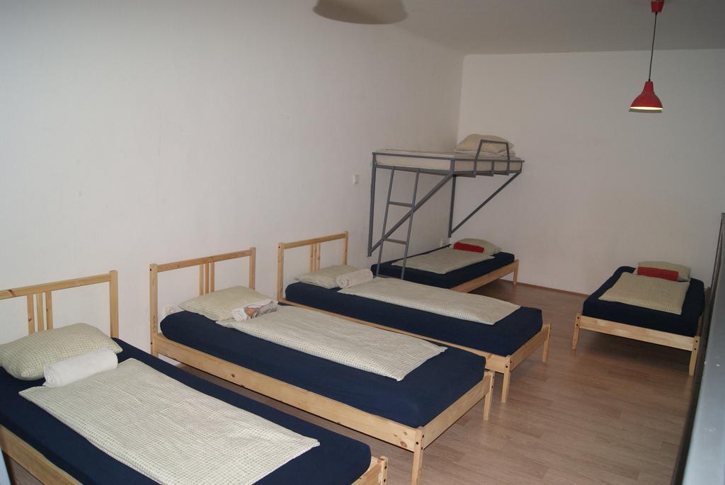 Happy Hostel