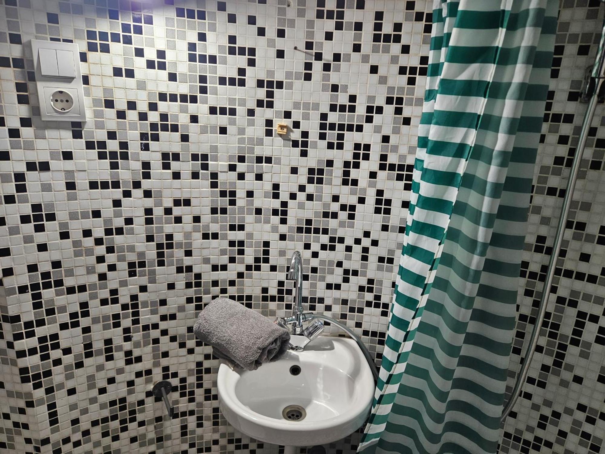 Cute Little Flat Near Kazinczy Downtown Appartamento *
