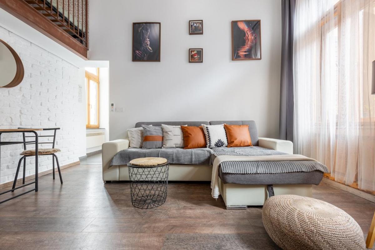 Designer Studio Apt 2