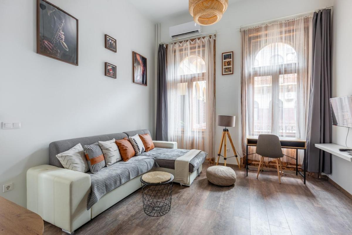 Designer Studio Apt 2