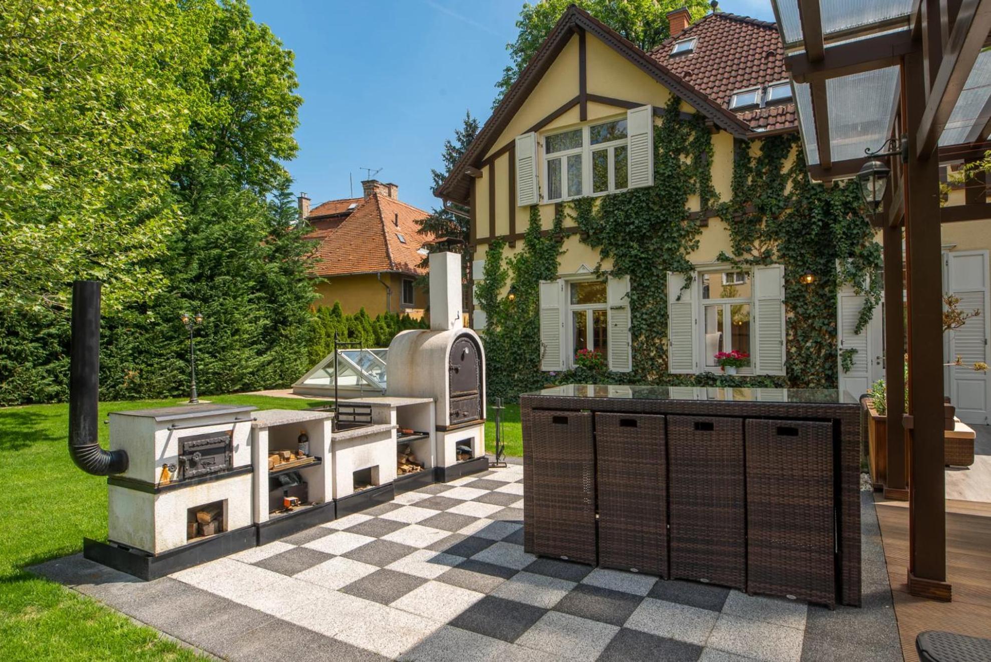 Villa Uhu 750 M2 -