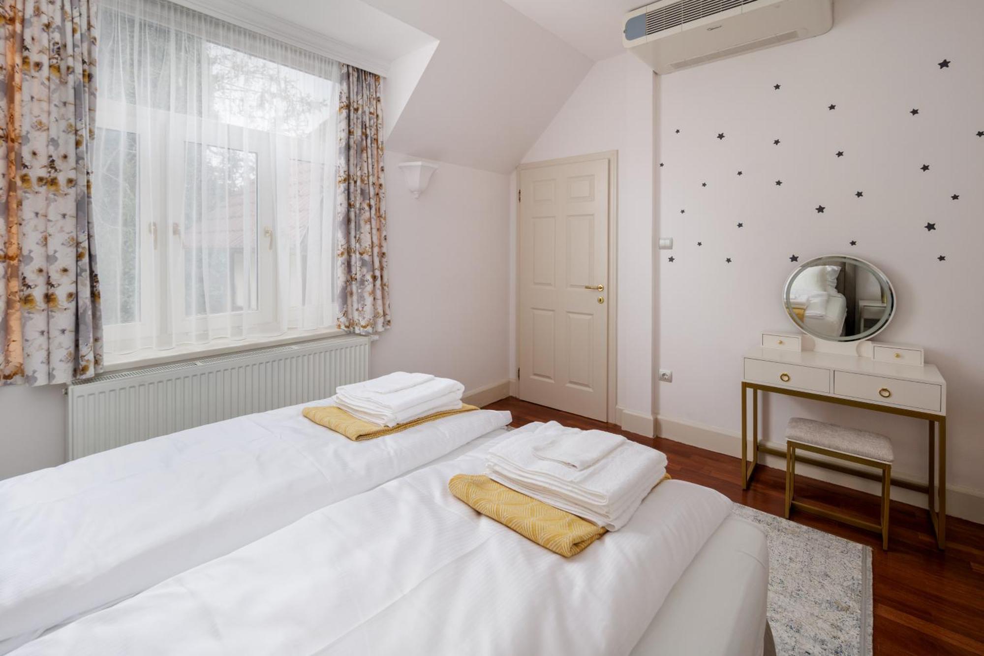 Uhu 750 M2 - Villa