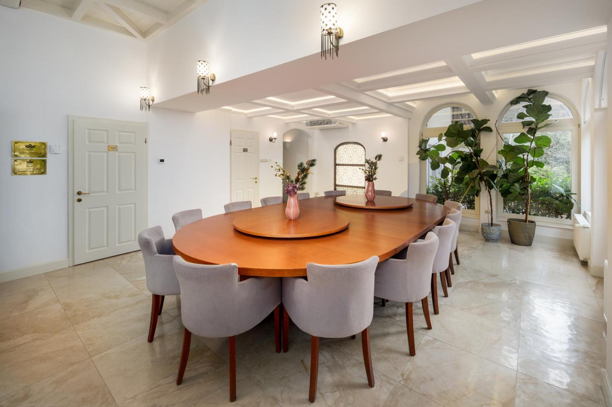 Villa Uhu 750 M2 - Budapest